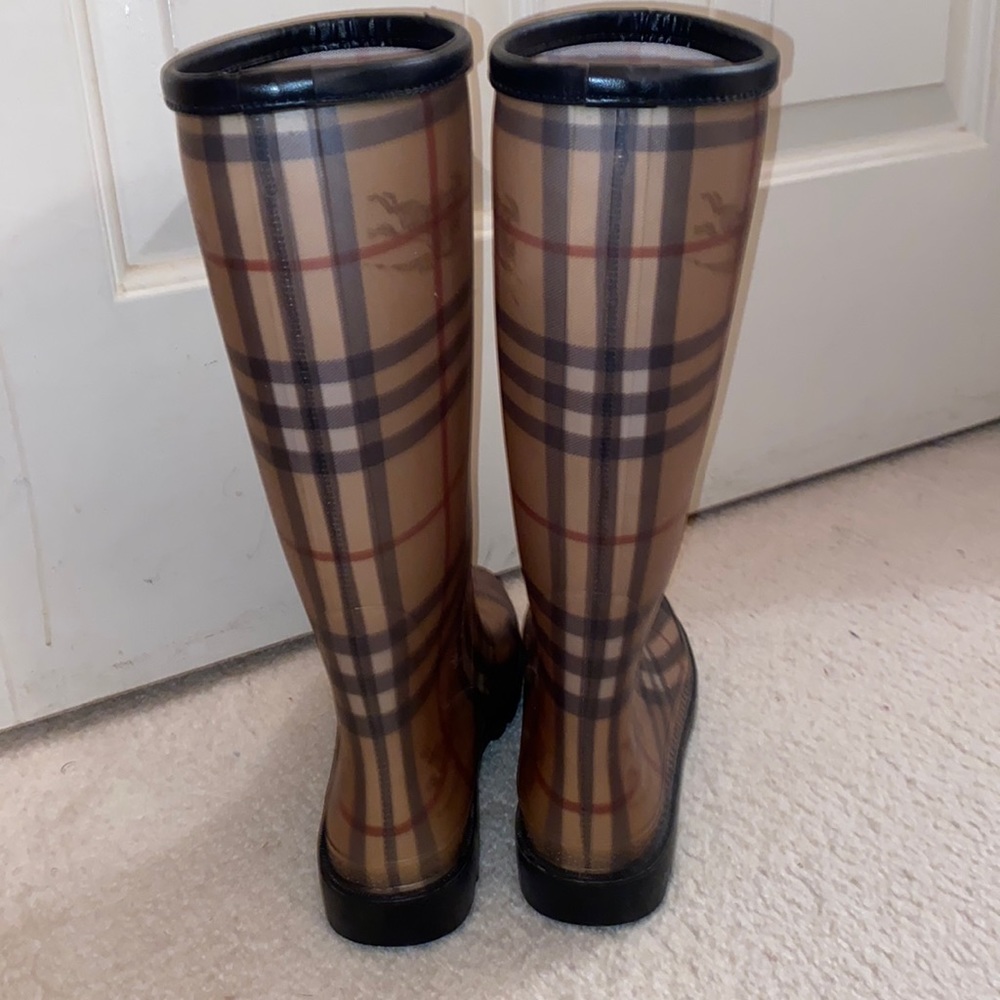 Burberry Women’s Rainboots - Picture 4 of 4